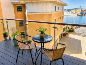 Stylish & Modern Large Balcony Poole Harbour Views